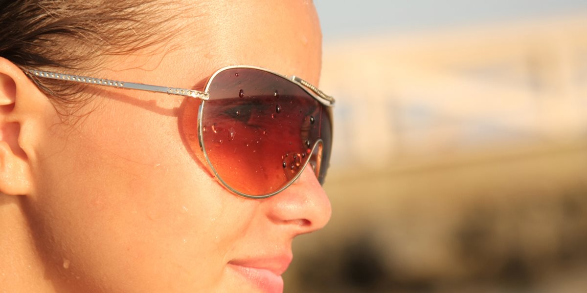 Können Kontaktlinsen mit UV-Schutz die Sonnenbrille ersetzen?