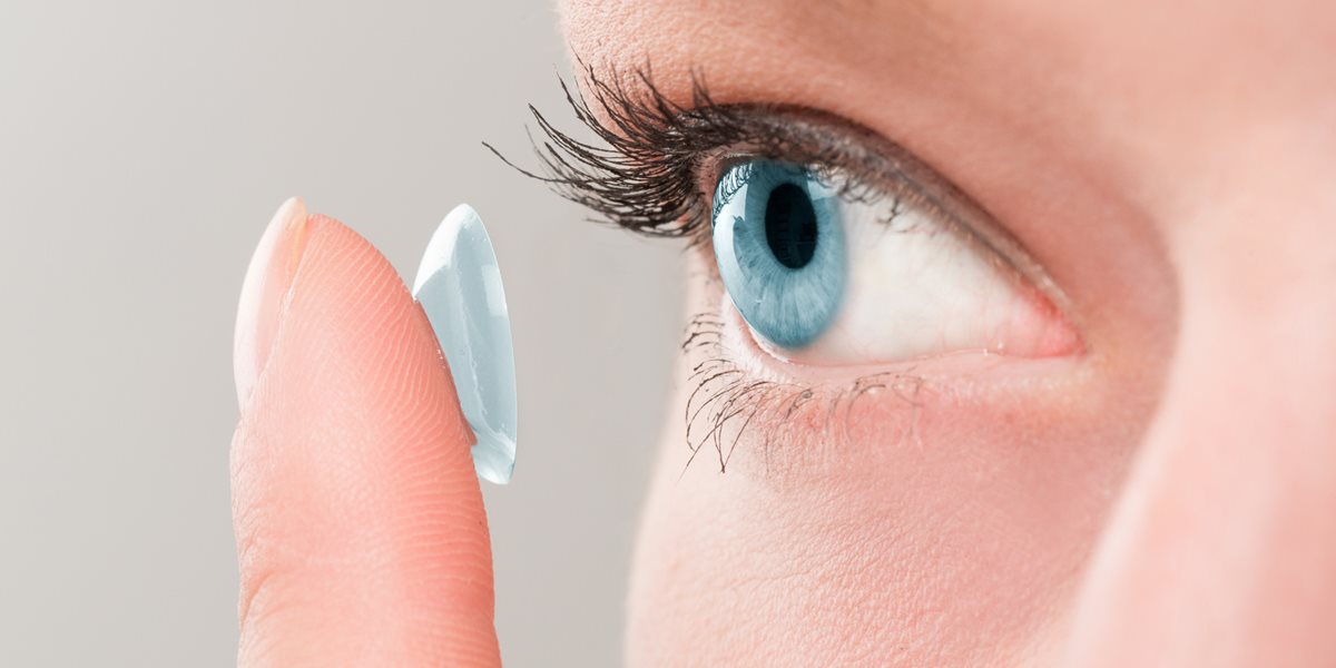 Die Anpassung von Kontaktlinsen ist Massarbeit
